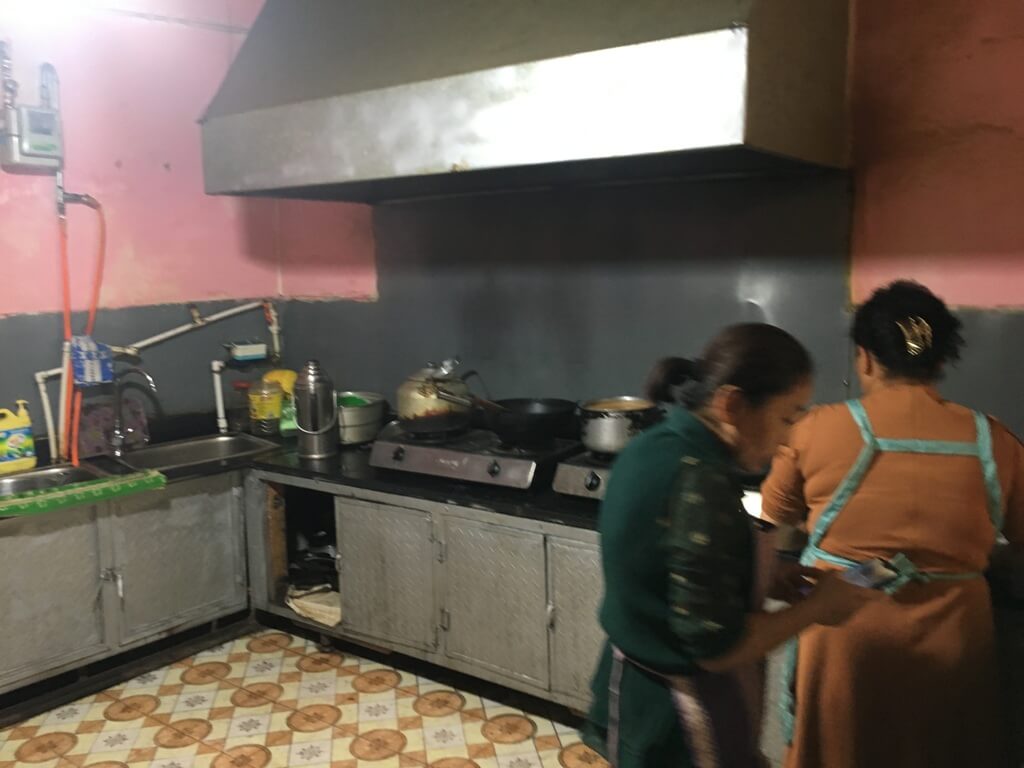カシュガルのセマンホテル（色満賓館）の近くのパキスタン料理屋