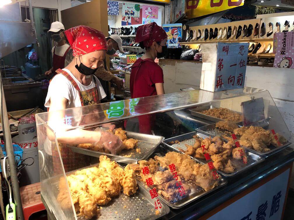 樂華夜市のオススメ 炸鶏 唐揚げ が台北最強レベルで美味しかった Ktymの国境越え