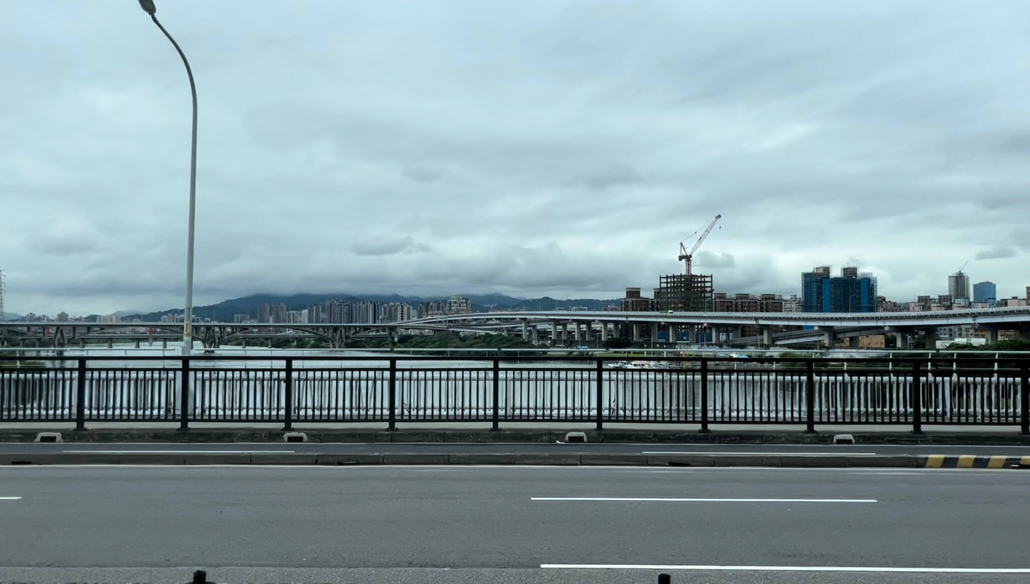 華江陸橋から見る新店渓